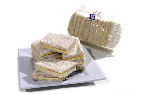 Sándwiches de Jamón y Queso Pan Negro TIENDA INGLESA x 9 Unidades en Tienda Inglesa