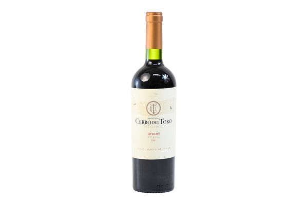 Vino CERRO DEL TORO Reserva Tinto Merlot 750 ml en Tienda Inglesa