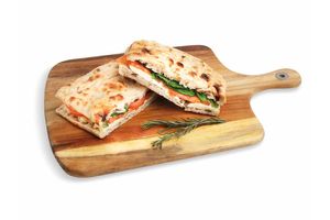 Focaccia Rellena Caprese Media Unidad en Tienda Inglesa