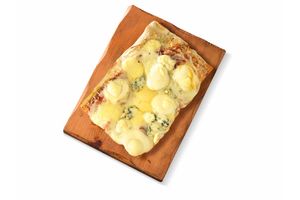 Pizza al Taglio de Cuatro Quesos x Porción en Tienda Inglesa