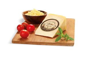 Queso Parmesano Cuña GRANJA NARBONA  Envasado al Vacío (Kg) en Tienda Inglesa